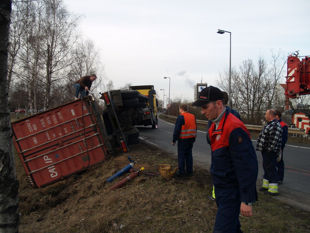 LKW verliert Container Koeln Niehler Ei P068.JPG